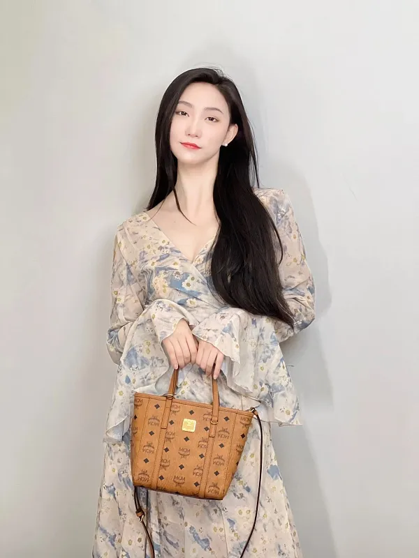 All Categories MCM Women’s Bags and Wallets MCM 260