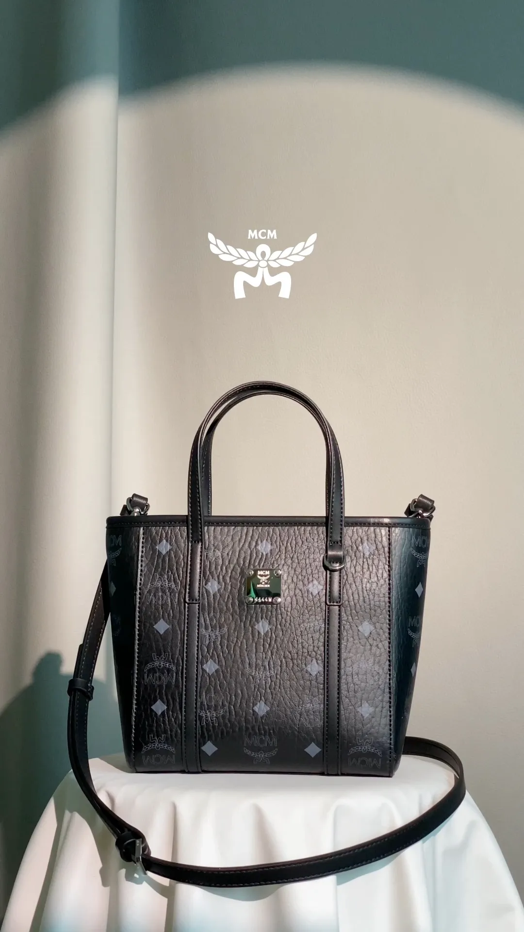 Real shot display 𝐌𝐂𝐌 𝐀𝐫𝐞𝐧 𝐓𝐨𝐧𝐢Vegetable basket tote bag👜