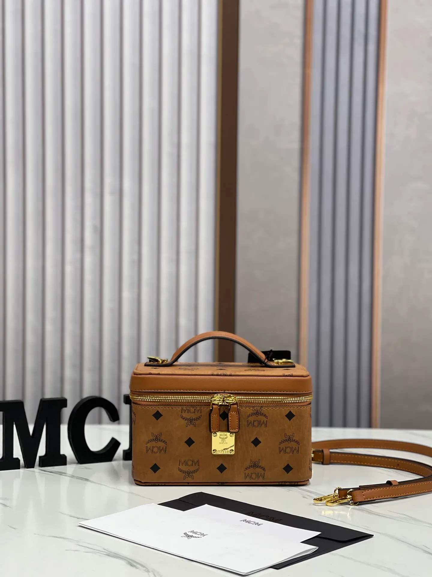 Batch 380💰 MCM Home🇰🇷New counter cosmetic case/handbag/shoulder bag⚡️With original box/original ykk slider zipper/counter original customization original suede lining⚡🌸🌸Size: 20x12x10cm🌺🌺🌺👒👒👒🌴🌴🌴