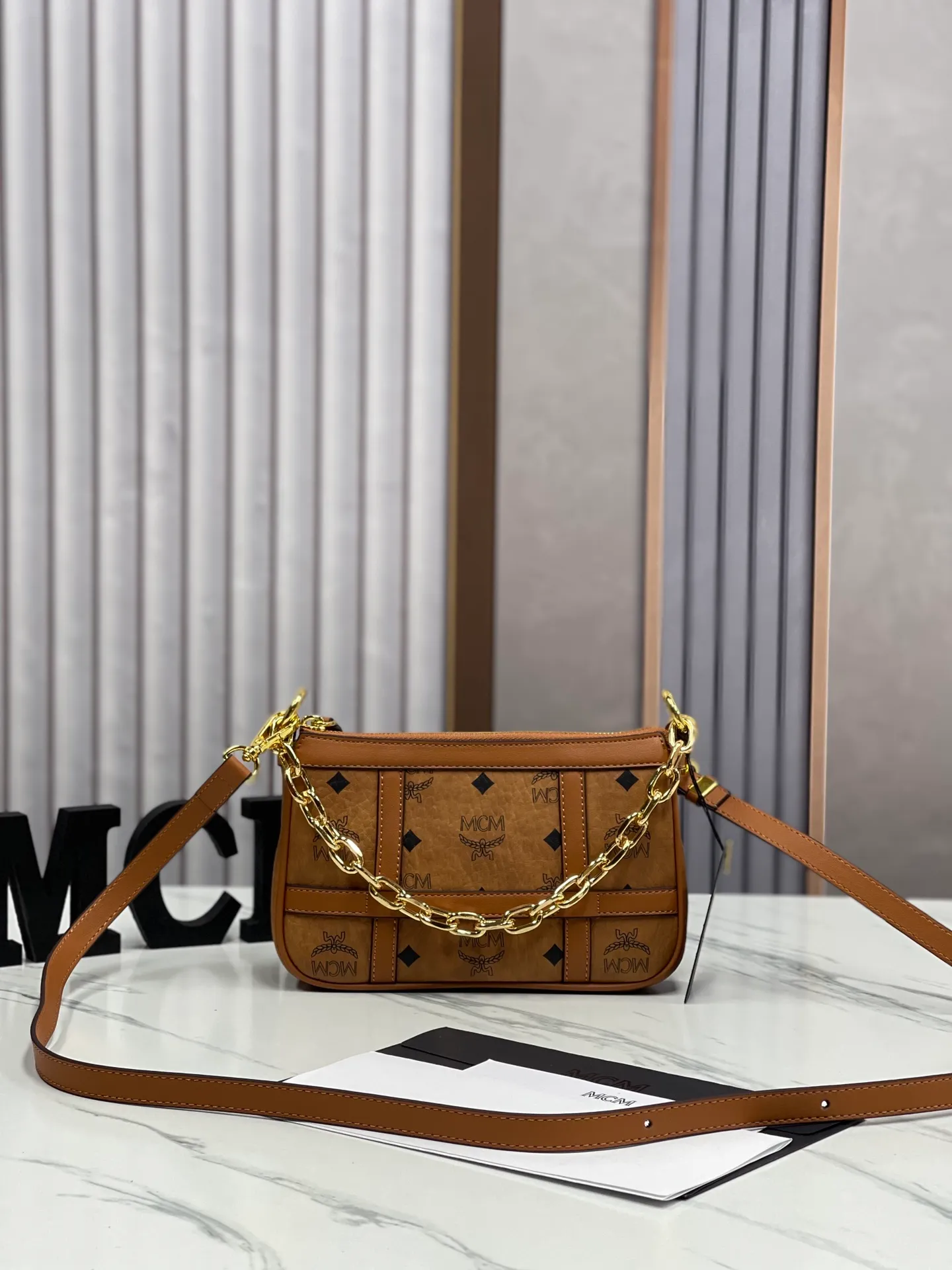 Batch 340💰MCM Crescent Bag🍓Upgraded mahjong bag, ykk hardware with exquisite fabrics, versatile artifact🌈 Comes with gift box packaging. Model 308 Size: 21.13