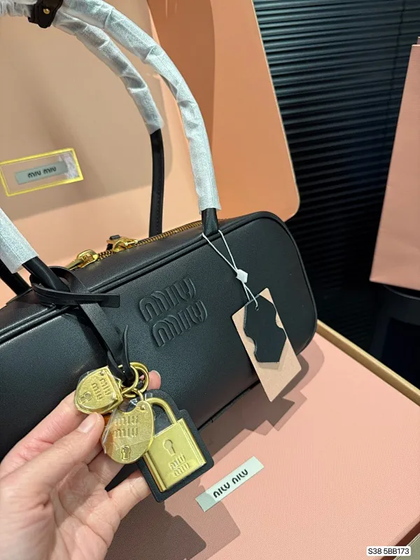 All categories Official website "Brand Women's Bags" Women's Bags 💙 miumiu 2025 new MIUMIU handbags