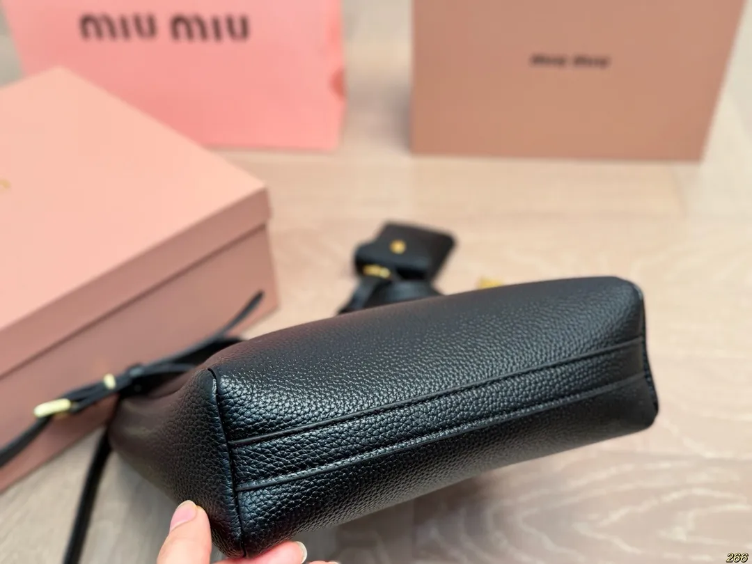 All categories Official website "Brand Women's Bags" Women's Bags 💙 miumiu 2025 new miumiu handbags