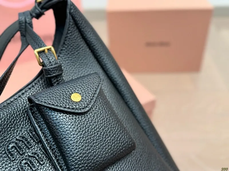 All categories Official website "Brand Women's Bags" Women's Bags 💙 miumiu 2025 new miumiu handbags