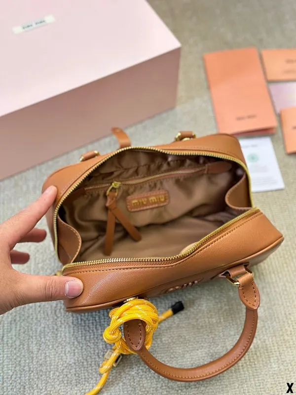 All Categories Official Website "Brand Women's Bags" Women's Bags 💙 miumiu 2024 official website new MIUMIU crossbody bag