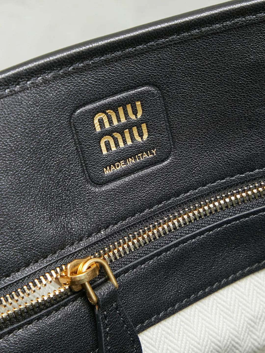 All categories Official website "Brand Women's Bags" Women's Bags 💙 miumiu 2026 new MIUMIU handbags