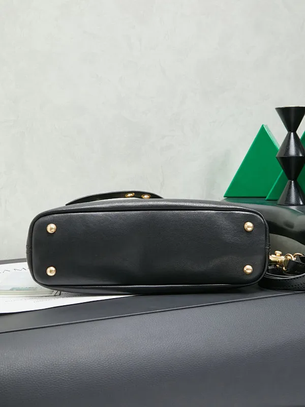 All categories Official website "Brand Women's Bags" Women's Bags 💙 miumiu 2026 new MIUMIU handbags