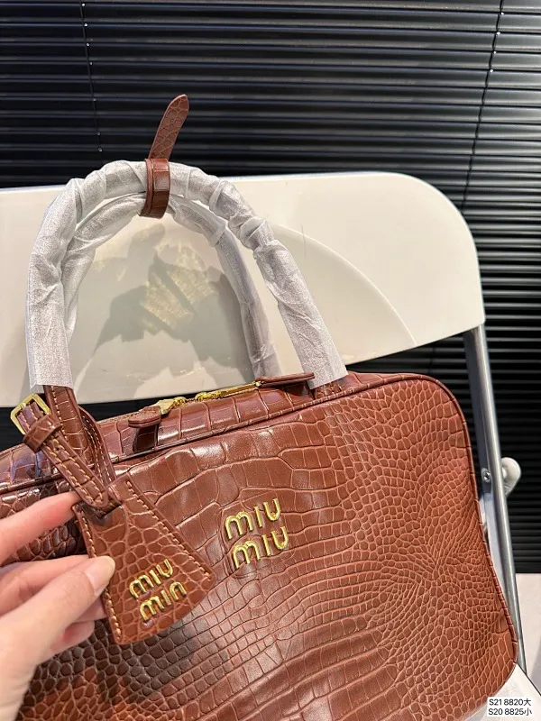 All categories Official website "Brand Women's Bags" Women's Bags 💙 miumiu 2024 new MIUMIU bowling handbag