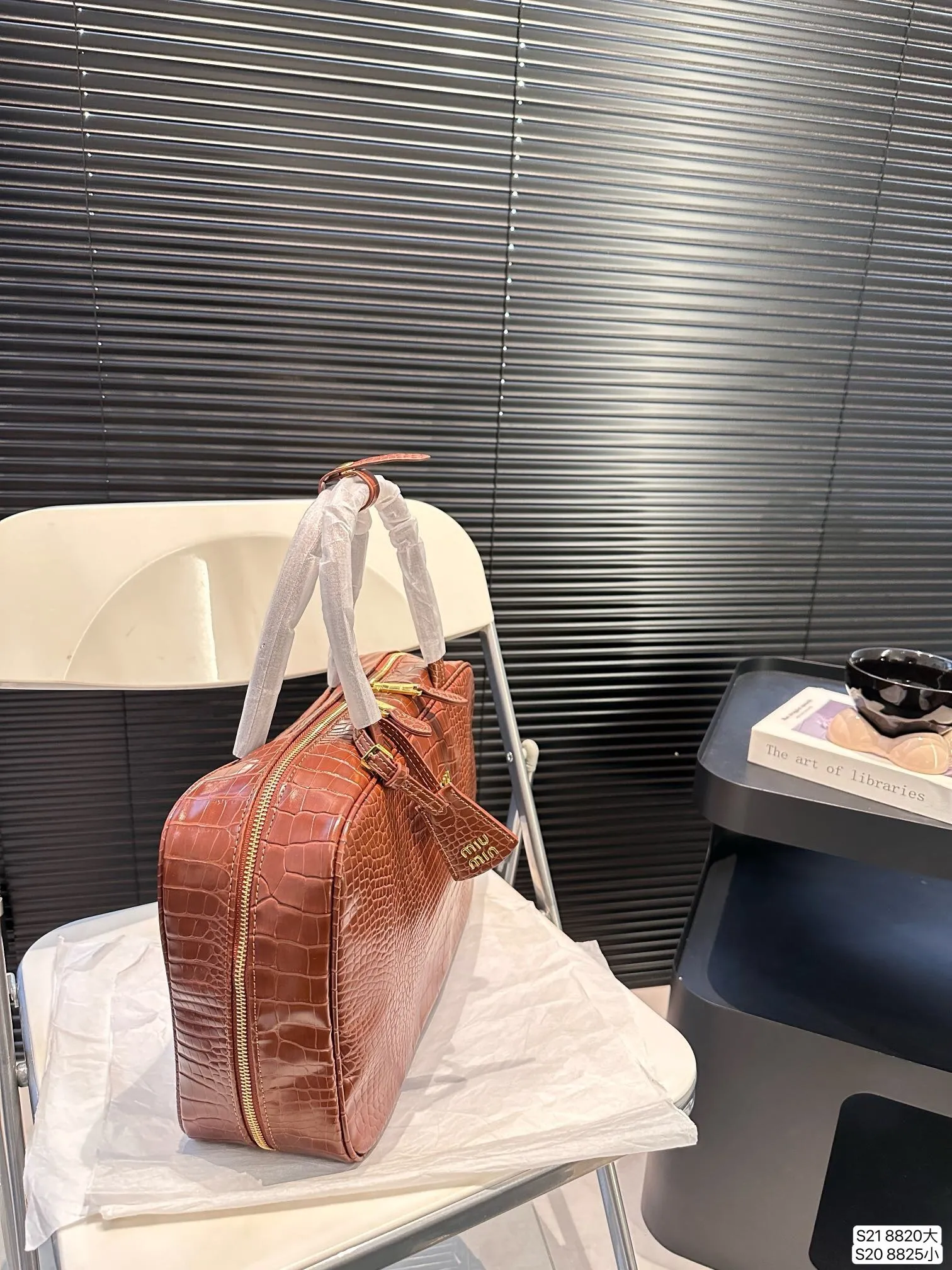 All categories Official website "Brand Women's Bags" Women's Bags 💙 miumiu 2024 new MIUMIU bowling handbag