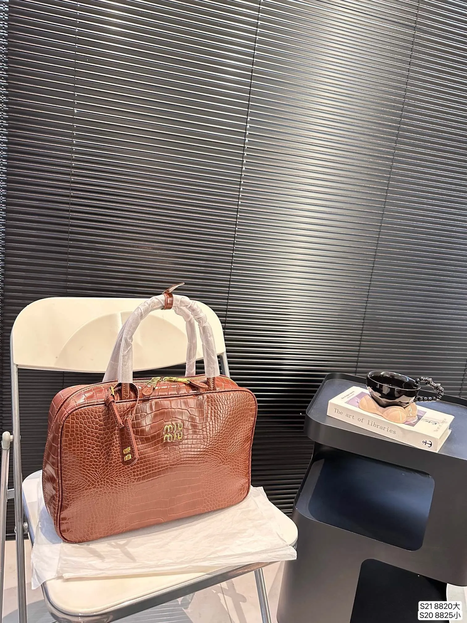 All categories Official website "Brand Women's Bags" Women's Bags 💙 miumiu 2024 new MIUMIU bowling handbag