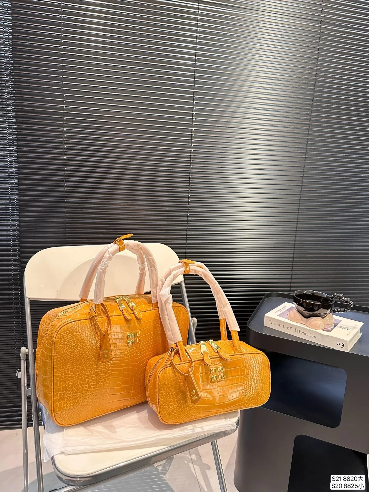 All categories Official website "Brand Women's Bags" Women's Bags 💙 miumiu 2024 new MIUMIU bowling handbag