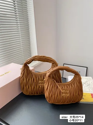 All categories Official website "Brand Women's Bags" Women's Bags 💙 miumiu 2025 new miumiu armpit bag