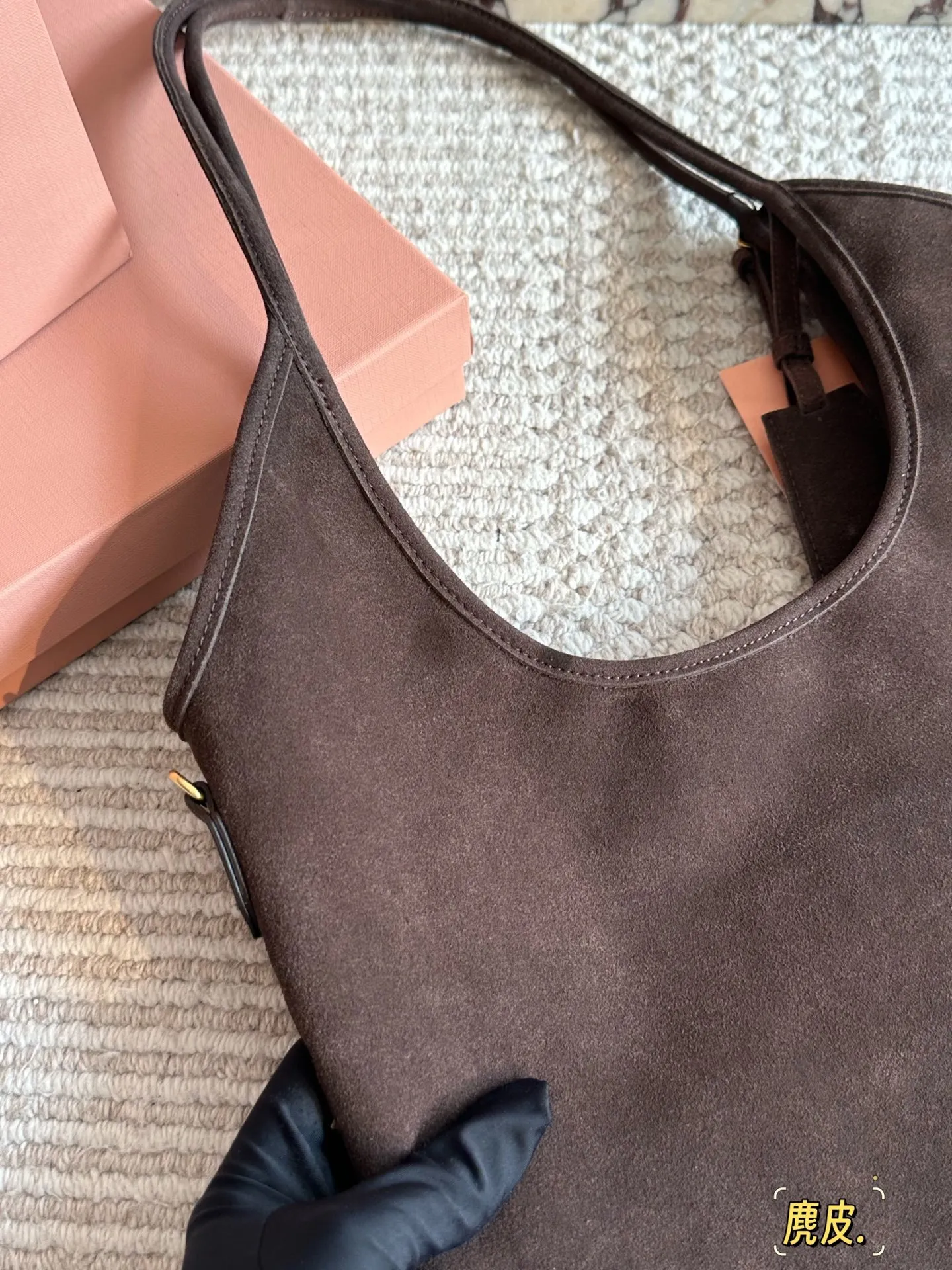 All categories Official website "Brand Women's Bags" Women's Bags 💙 miumiu 2025 new MIUMIU tote bag