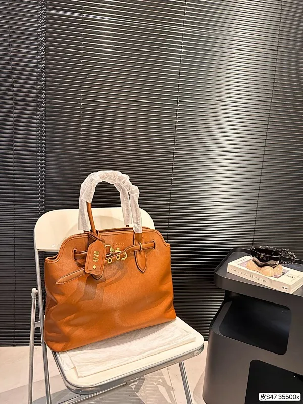 All categories Official website "Brand Women's Bags" Women's Bags 💙 miumiu 2024 new MIUMIU handbags
