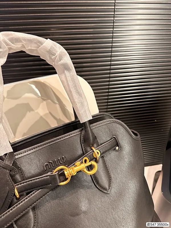 All categories Official website "Brand Women's Bags" Women's Bags 💙 miumiu 2024 new MIUMIU handbags