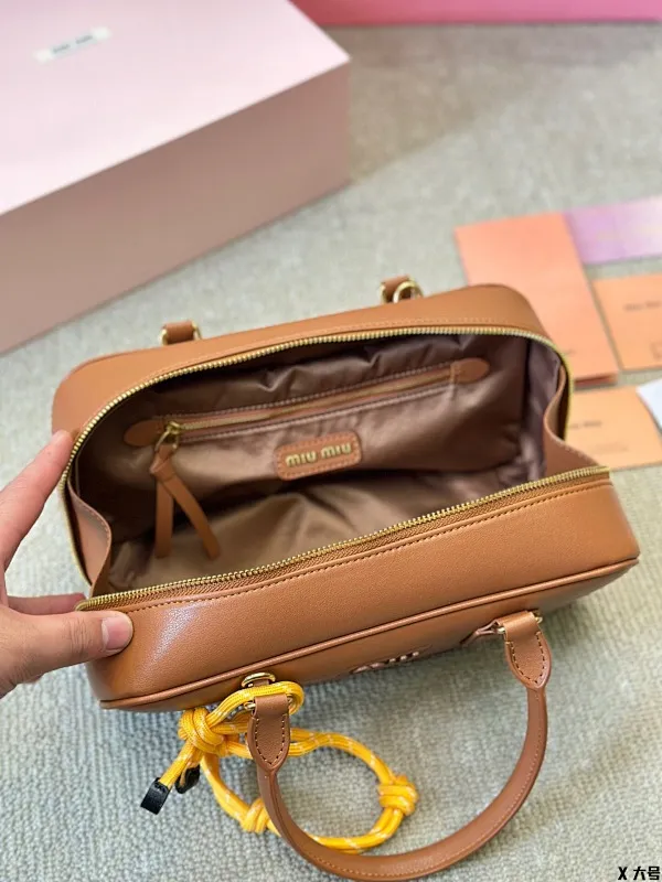 All Categories Official Website "Brand Women's Bags" Women's Bags 💙 miumiu 2024 official website new MIUMIU crossbody bag