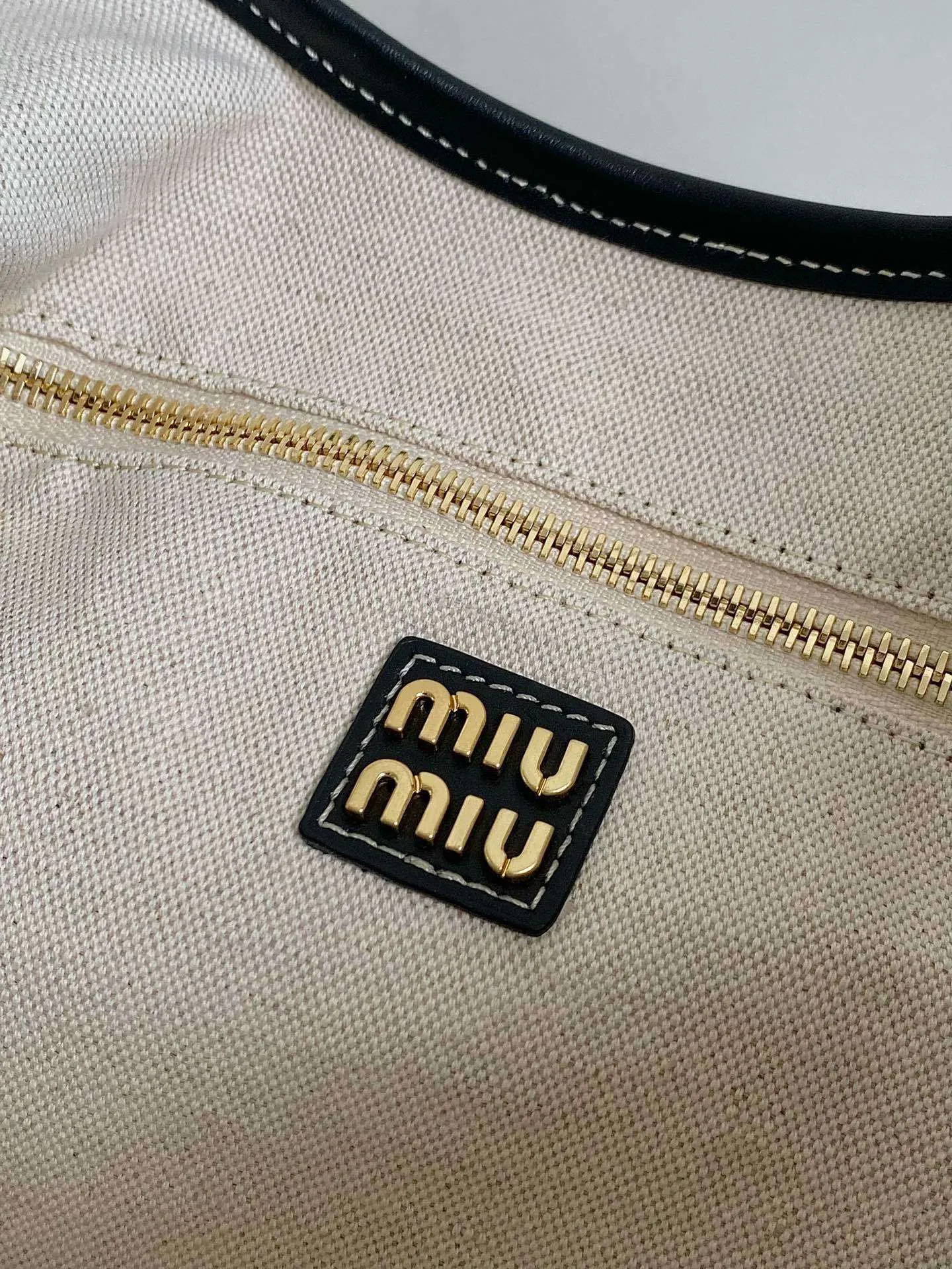 All Categories Official Website "Brand Women's Bags" Women's Bags 💙 miumiu 2026 Official Website MIUMIU Handbags