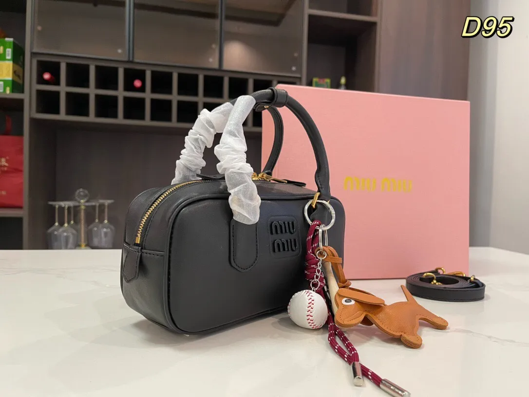 All categories Official website "Brand Women's Bags" Women's Bags 💙 miumiu 2024 new MIUMIU handbags