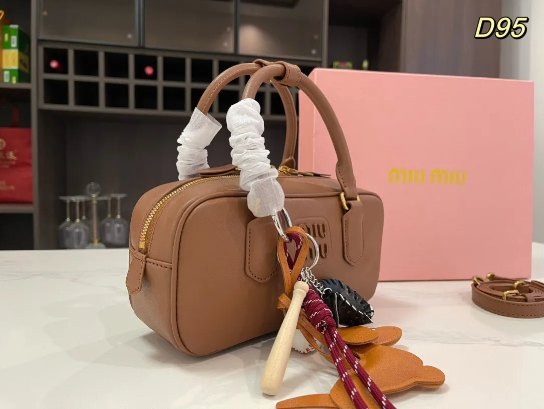 All categories Official website "Brand Women's Bags" Women's Bags 💙 miumiu 2024 new MIUMIU handbags