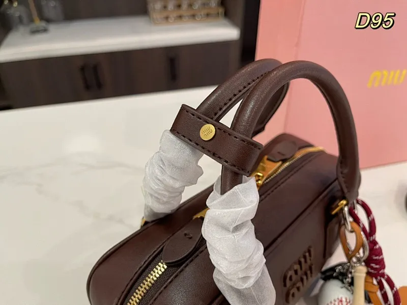 All categories Official website "Brand Women's Bags" Women's Bags 💙 miumiu 2024 new MIUMIU handbags