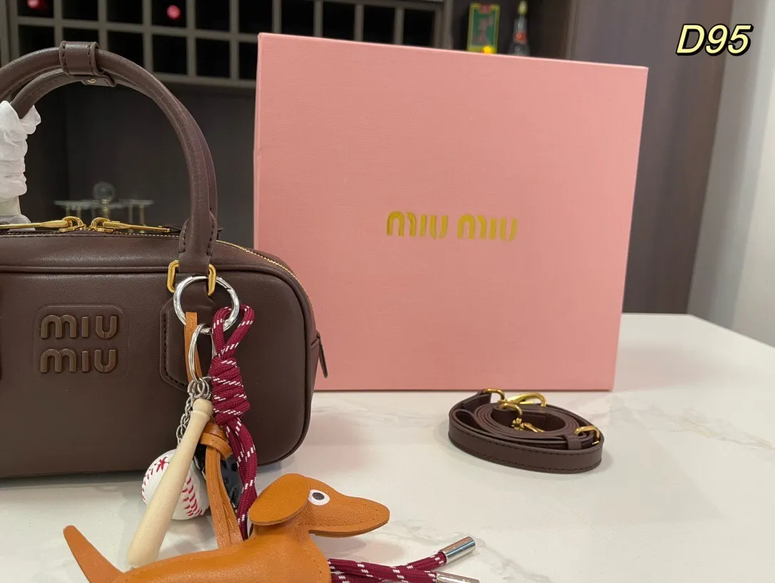 All categories Official website "Brand Women's Bags" Women's Bags 💙 miumiu 2024 new MIUMIU handbags