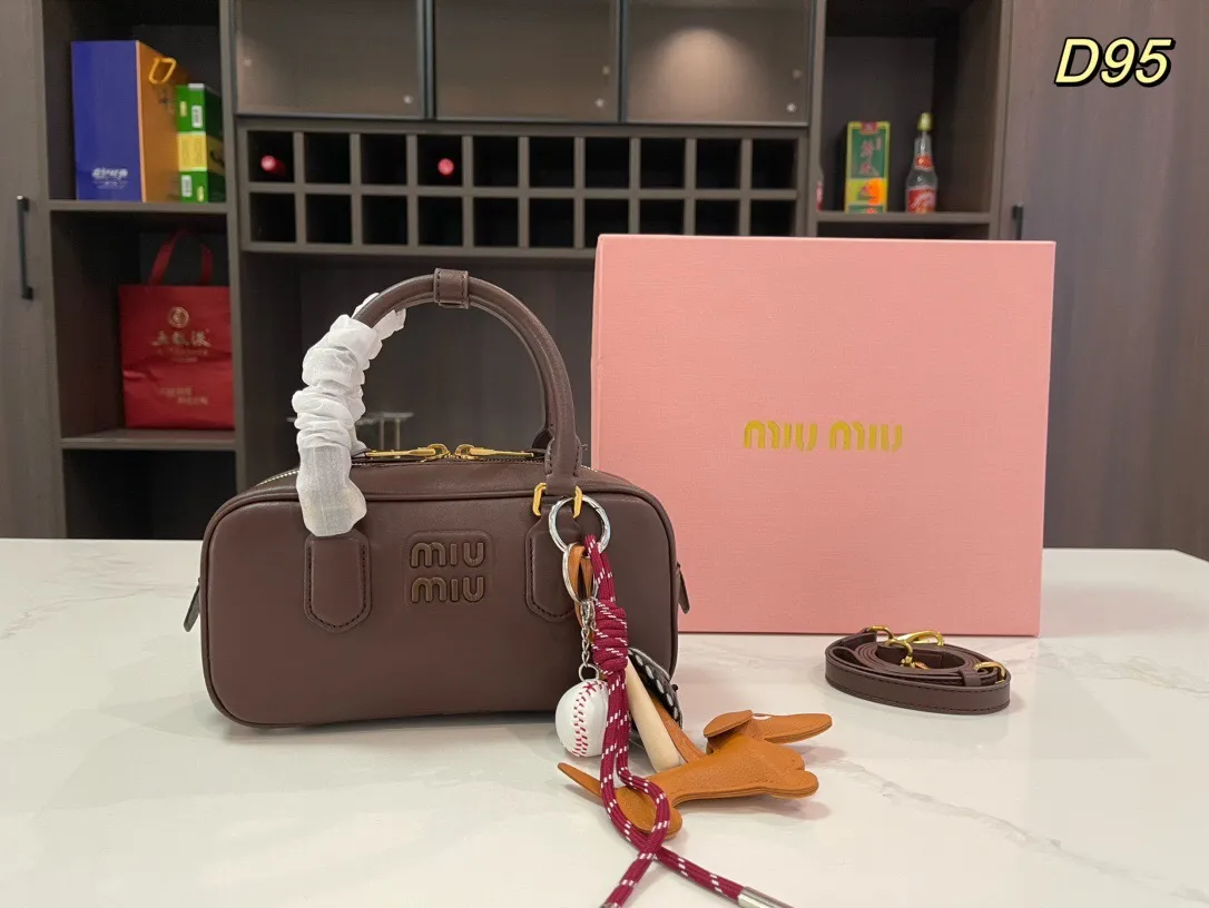 All categories Official website "Brand Women's Bags" Women's Bags 💙 miumiu 2024 new MIUMIU handbags