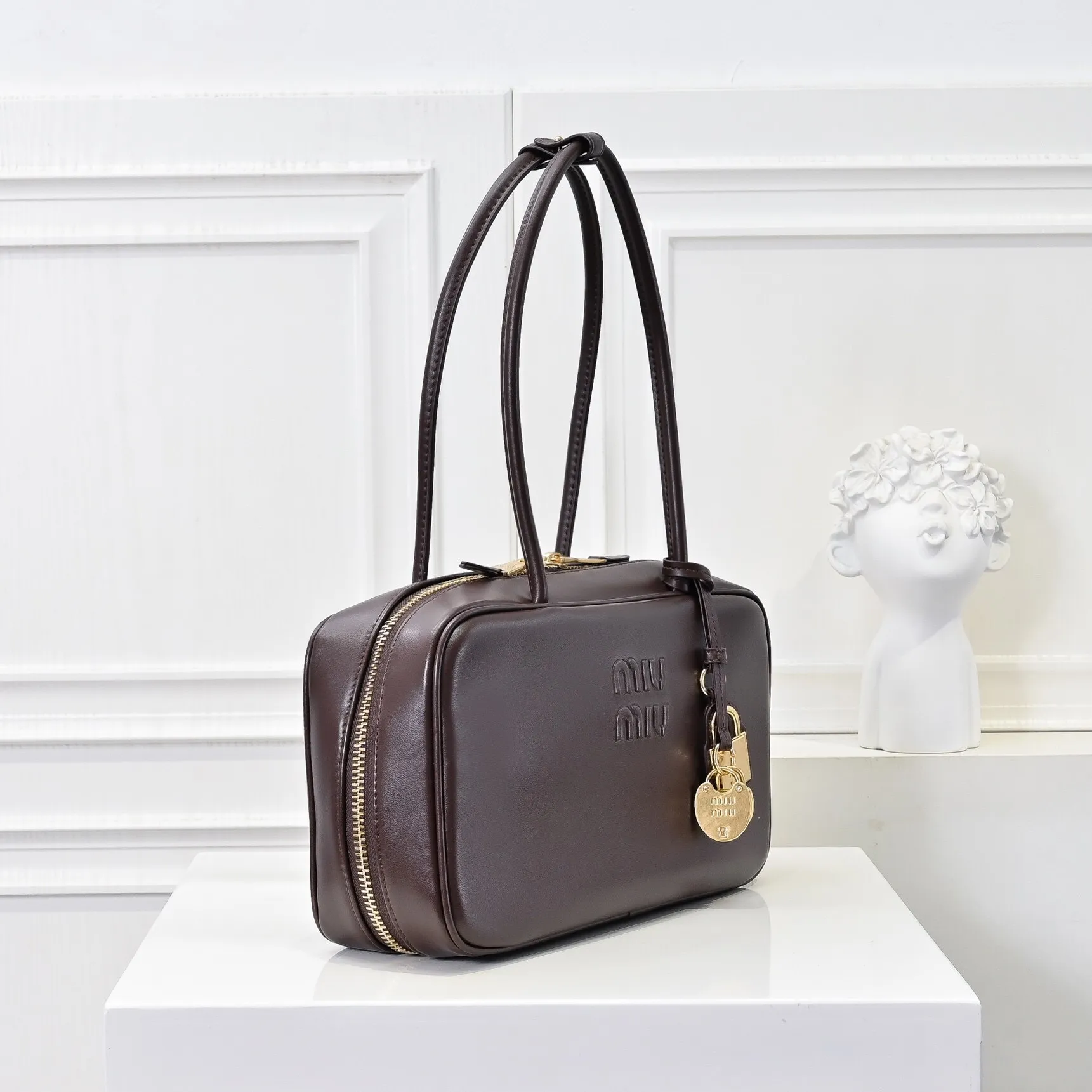 All categories Official website "Brand Women's Bags" Women's Bags 💙 miumiu 2025 new MiuMiu handbags