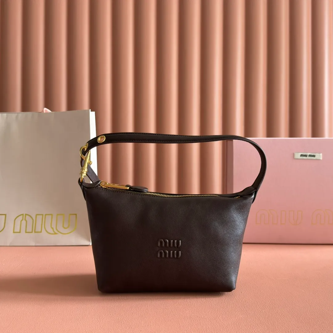 p1260💋💋💋 [Configured with full set of counter packaging] 5NE841, new lunch box bag, unique ice crack texture, iconic Miu amount logo on the front, cotton lining, ultra-light, large capacity, looks good no matter how you wear it, suitable for all seasons, size: bottom length 19cm, opening width 25.5cm, height 14cm, bottom width 10cm