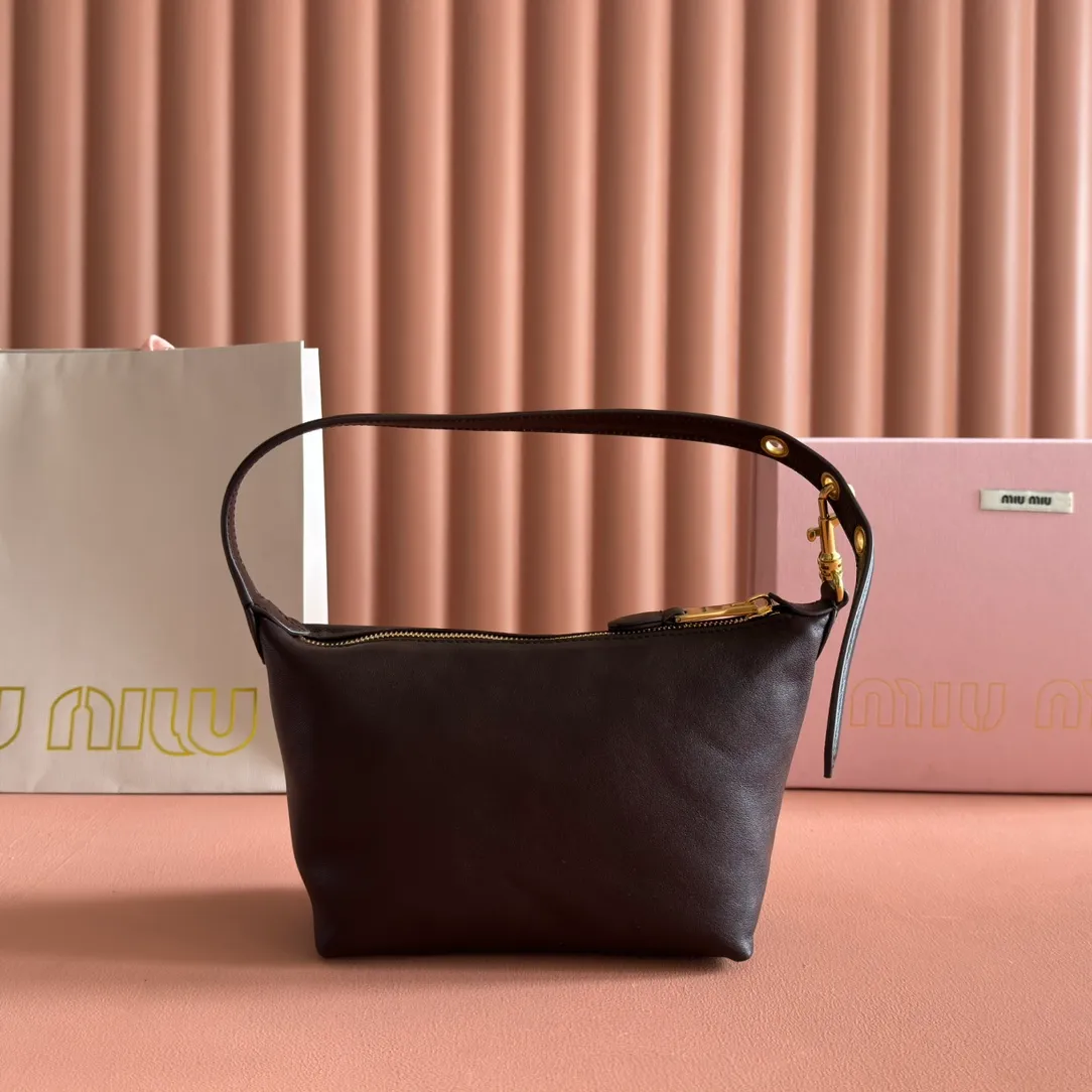 p1260💋💋💋 [Configured with full set of counter packaging] 5NE841, new lunch box bag, unique ice crack texture, iconic Miu amount logo on the front, cotton lining, ultra-light, large capacity, looks good no matter how you wear it, suitable for all seasons, size: bottom length 19cm, opening width 25.5cm, height 14cm, bottom width 10cm