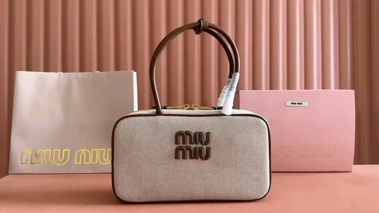 💋💋💋【New Product】Miu’s popular 👉Beau leather handbag has been shipped. Canvas brown/original leather is shipped! 🐲Model: 5BB173, short video