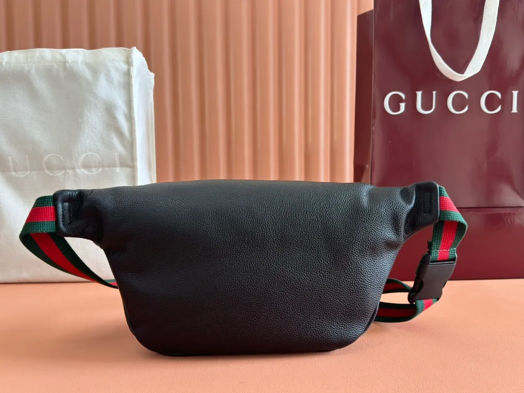 p760. 📣📣📣 [Original leather and complete packaging]✨🔥! ! Guccl's world-famous bag - Coco Capitán bag. This waist bag, named after the Spanish artist Coco Capitán, is sweeping the entire fashion circle. Model: 493869. Size: 28*18*8cm ￼