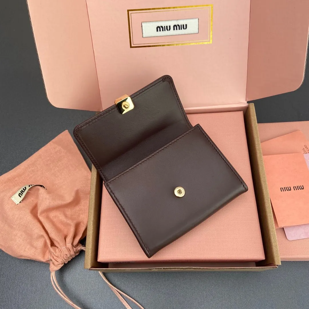 [Special grade hardware original leather] ¥560 ~ Heather wood color imported cowhide card bag - Snap button closure - Metal letter logo - 2 card slots - Lined Size: w8.5×h10.2×2cm No.: 5M104_ MM0220