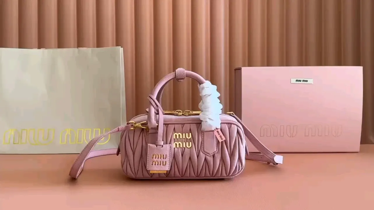 💋💋💋【Full set of packaging at the counter】MIU MIU Miu Miu wrinkled nubuck leather Miu Miu women's Arcadia cowhide handbag crossbody bag Style number: 5bb142