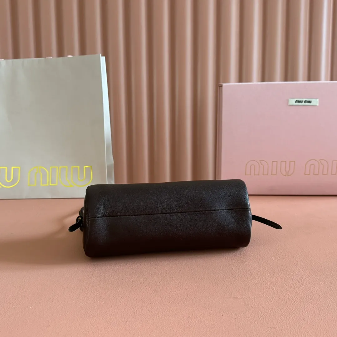 p1040💋💋💋[Special grade hardware original leather] Adventure Nappa sheep leather handbag/shoulder bag brown Size: W22×H9×D9cm No._5BG851