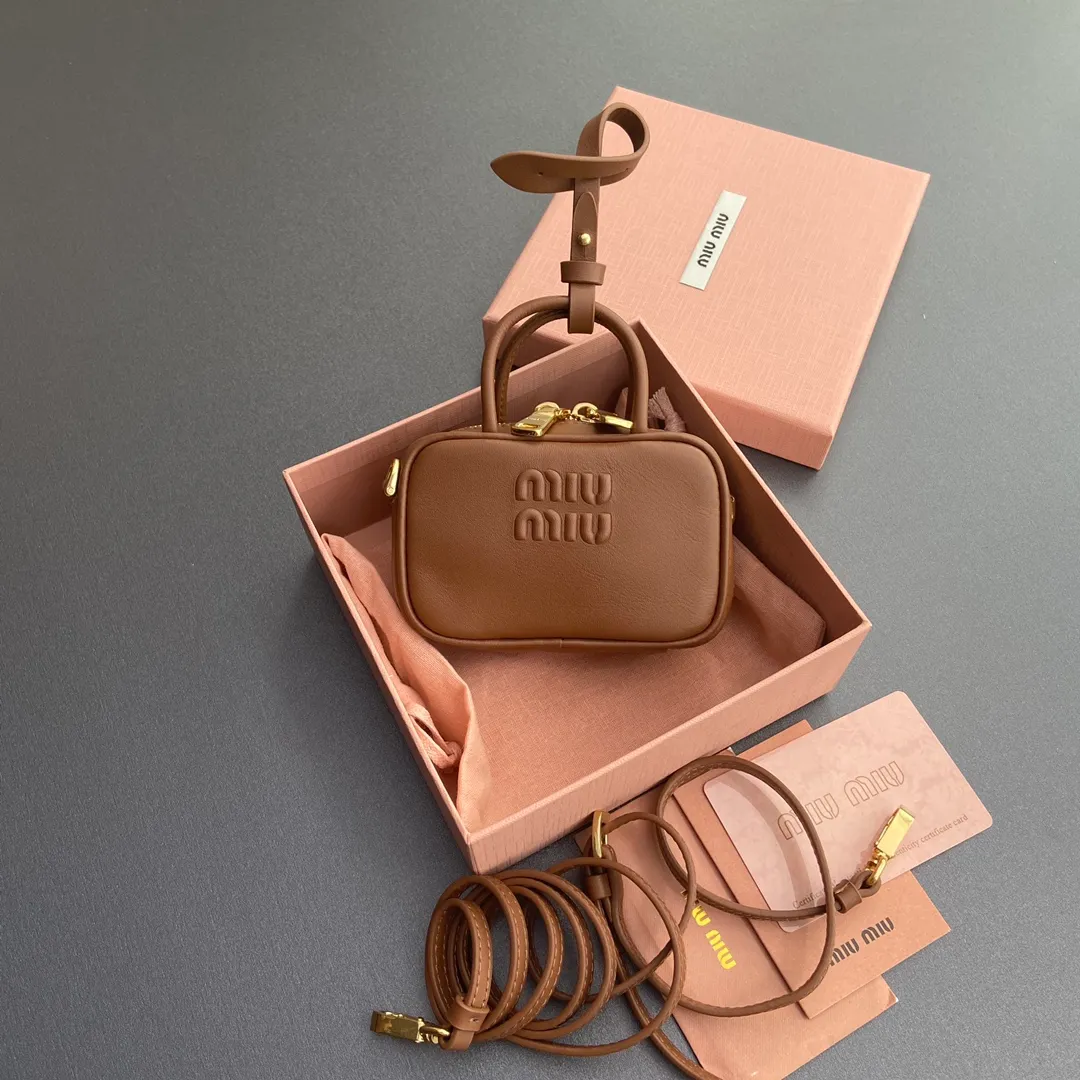 [Special grade hardware original leather] ~ Brown imported cow leather pendant No.: 5NR036 _ 020 _ MM030