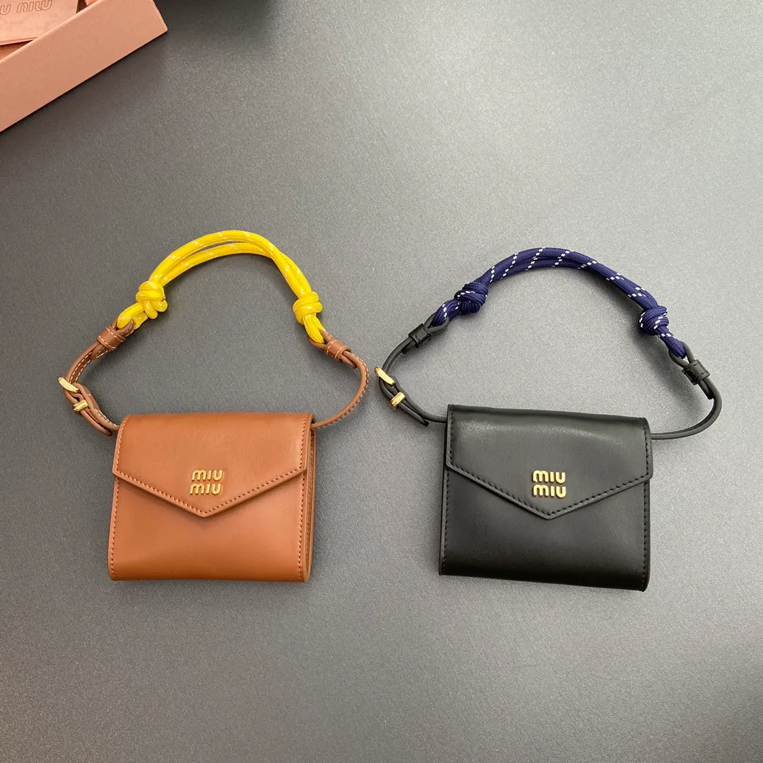 [Special grade hardware original leather]~Imported cow leather and rope shoulder strap cow leather wallet Size: w10.5×h8.5×2cm No.: 5MT024_ 024 _ MM032