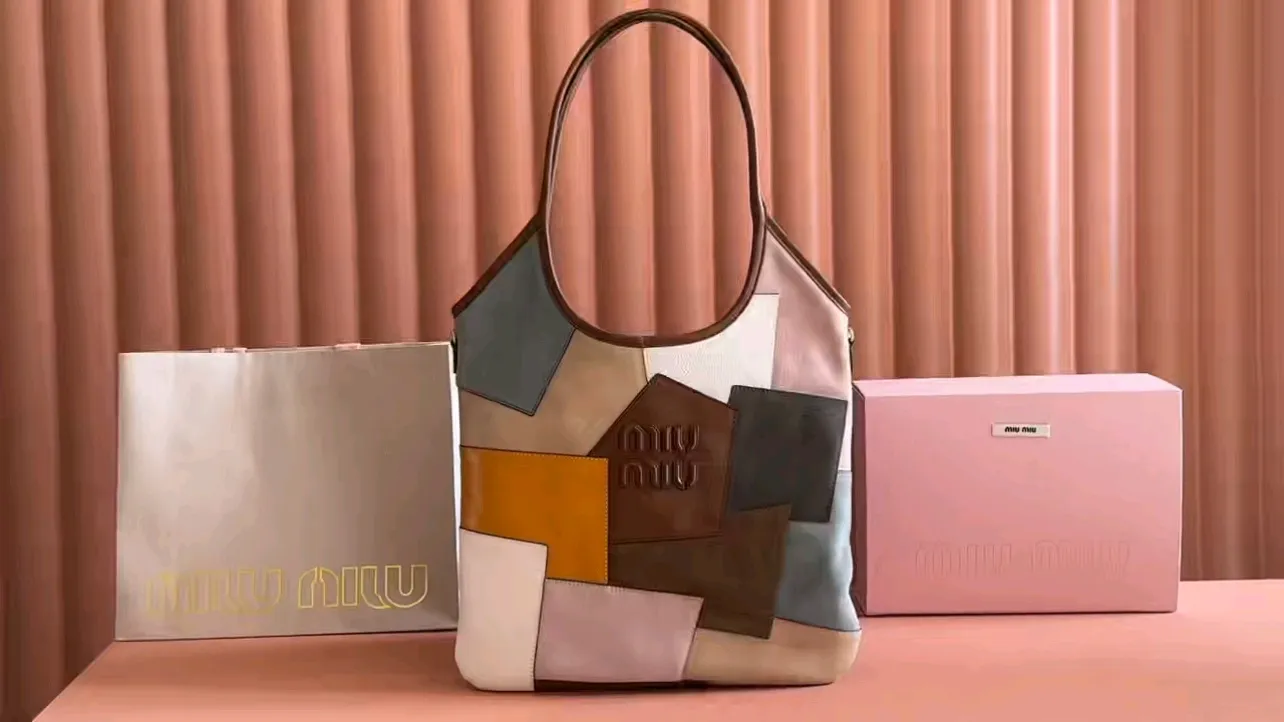 💋💋💋M’s new hobo tote underarm bag model: 5BG231. Dimensions: Bottom length 35x height 40x wrist height 60cm. Color: collage color/original leather.