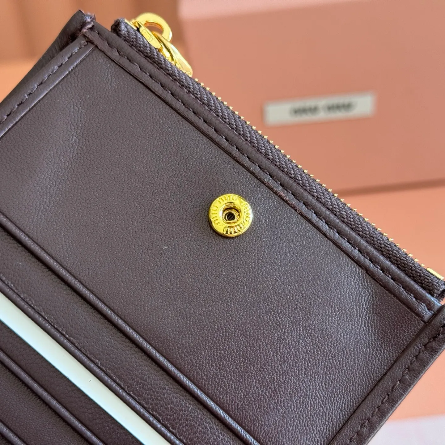 p540💋💋💋[Original configuration counter complete package] New version of the two-fold small wallet pocket wallet counter new small wallet 🔥 Model: 5MV017 is made of imported top-grade sheepskin inside and outside, with multiple card slots on both sides, double zipper compartment design on both sides, larger capacity, internal pressure 198A hundred-yuan notes, bank cards, coins, and change can be collected in it, highly practical, size: 11.5 X8 cm