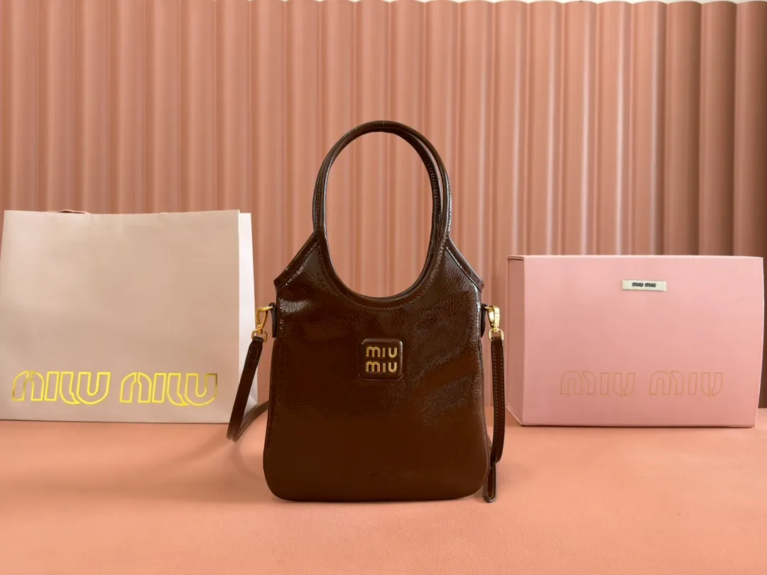 💋💋💋【New Product】Miu family, IVY leather handbag. Oil wax patent leather/original leather shipped! 🐴🐴Model: 5BA281.