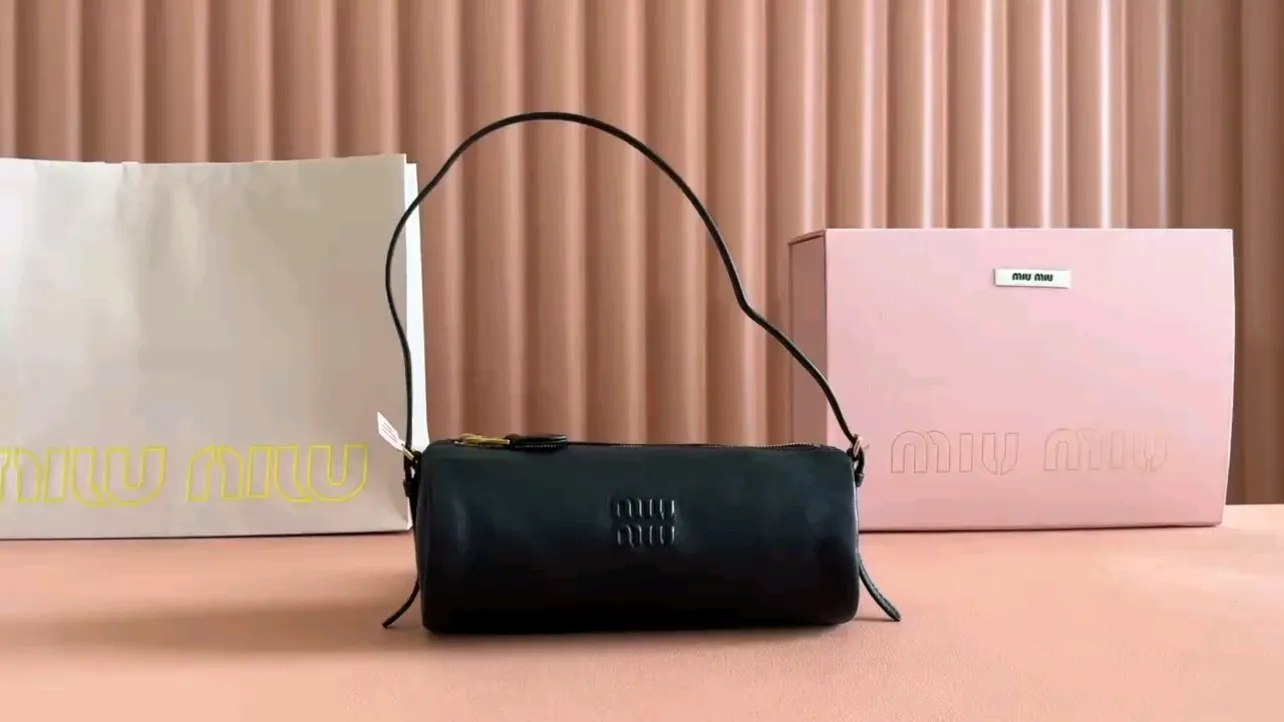 [Premium Hardware Original Leather] Adventure Nappa Sheep Leather Handbag/Shoulder Bag Black Size: W22×H9×D9cm No._5BG851