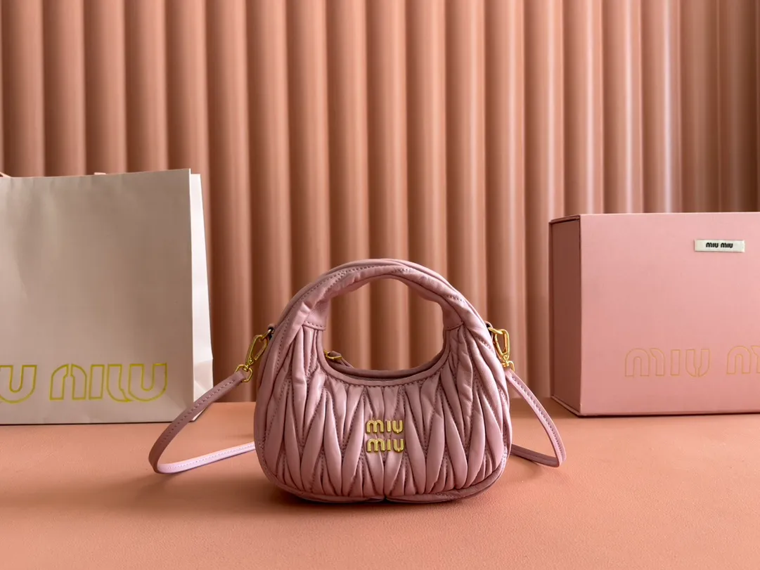 💋💋💋 Equipped with a full set of packaging at the counter [Super Grade Hardware Original Leather] Wander Matelasse Sheep Leather Hobo Mini Handbag/Crossbody Bag～Sheepskin Size: W17.5×H14×D5.5cm Number: 5BP156
