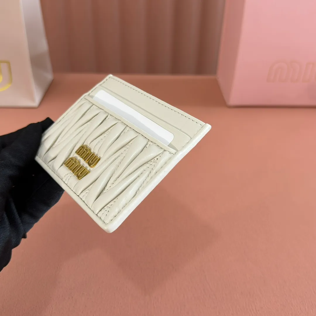 p420. 💋💋💋【Configured with full set of counter packaging】🔥 The latest version of MM cket wallet new card holder, 💗💗 5MV976 white The latest series of card holders in the counter, small and exquisite, double-sided card slots, practical and fashionable design 🔥 Made of top imported lambskin 🎉