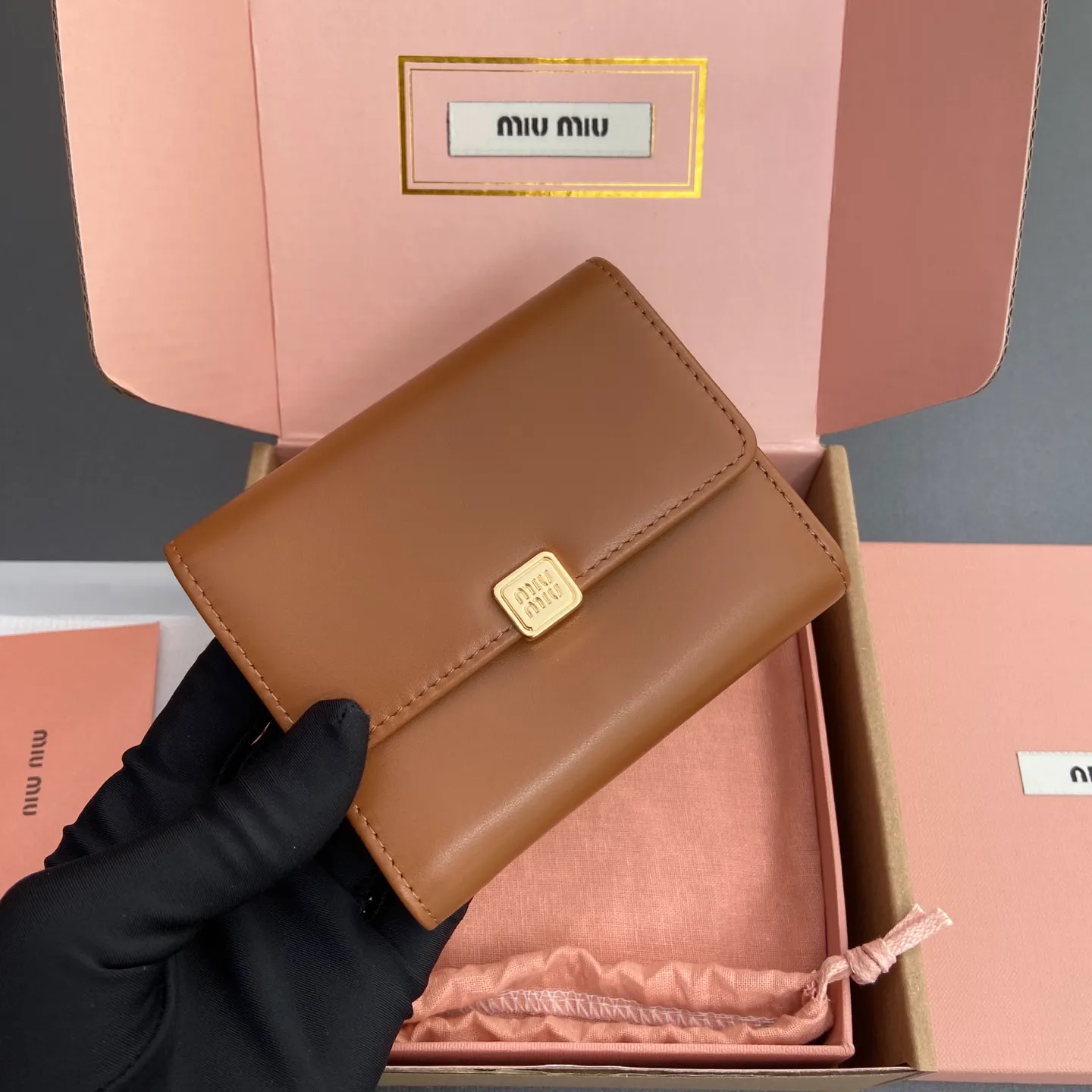 [Special grade hardware original leather] ¥600 ~ Imported cowhide wallet ~ Cognac color - Snap button closure - Metal letter logo - 2 card slots - 1 banknote compartment - 1 coin pocket - Lined Size: w11.5×h10.2×2cm No.: 5MH033_ MM0240