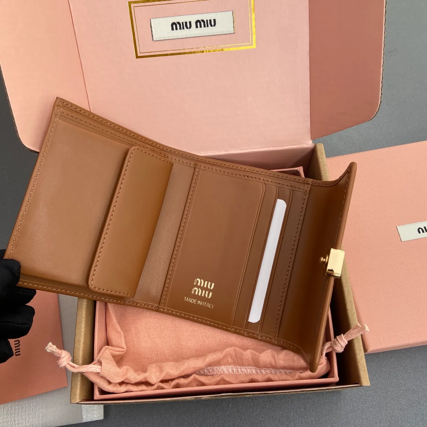 [Special grade hardware original leather] ¥600 ~ Imported cowhide wallet ~ Cognac color - Snap button closure - Metal letter logo - 2 card slots - 1 banknote compartment - 1 coin pocket - Lined Size: w11.5×h10.2×2cm No.: 5MH033_ MM0240