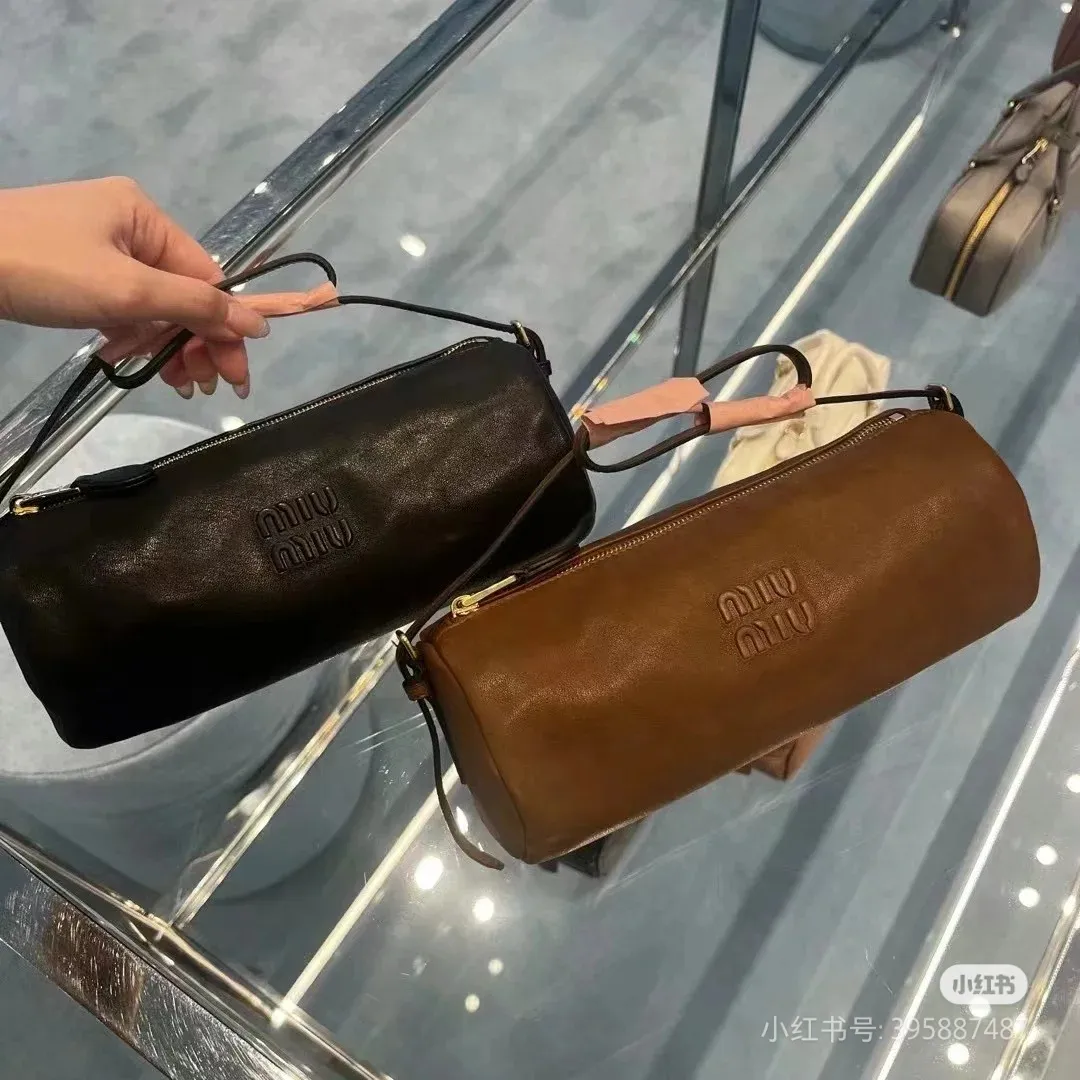 💋💋💋【Premium Hardware Original Leather】Adventure Nappa Sheep Leather Handbag/Shoulder Bag Black Size: W22×H9×D9cm No._5BG851
