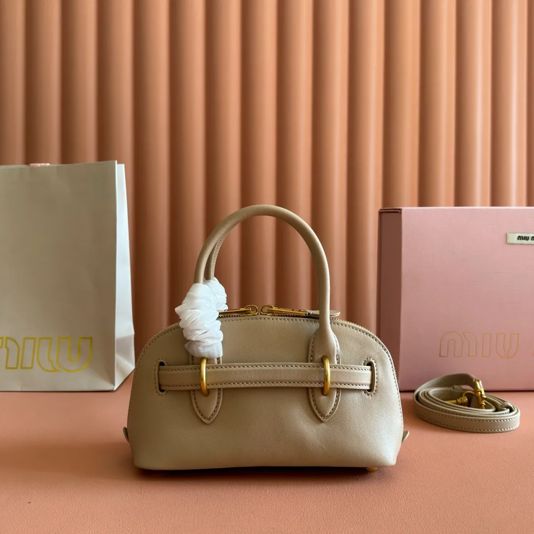 p1640💋💋💋【Full set of counter packaging】Aventure Nappa sheepskin leather handbag/crossbody bag～Mini 21cm Size: W21×14.5×8.5cm【Mini】No.: MM0_5BP180 MM model picture