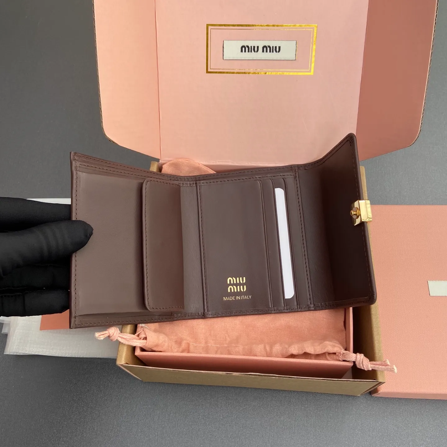 [Special grade hardware original leather] ¥600 ~ Imported cowhide wallet ~ Heather wood color - Snap button closure - Metal letter logo - 2 card slots - 1 banknote compartment - 1 coin pocket - Lined Size: w11.5×h10.2×2cm No.: 5MH033_ MM0240