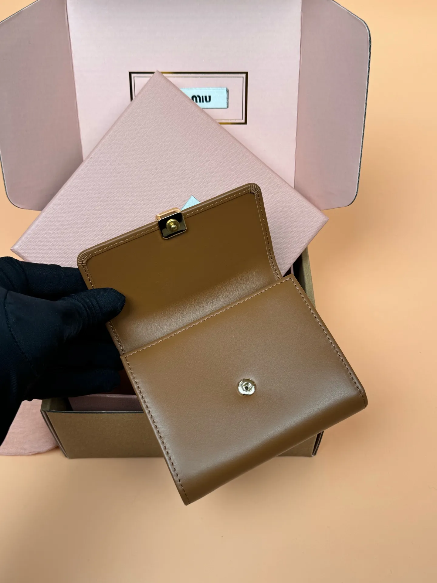 [Special grade hardware original leather] ¥600 ~ Imported cowhide wallet ~ Cognac color - Snap button closure - Metal letter logo - 2 card slots - 1 banknote compartment - 1 coin pocket - Lined Size: w11.5×h10.2×2cm No.: 5MH033_ MM0240
