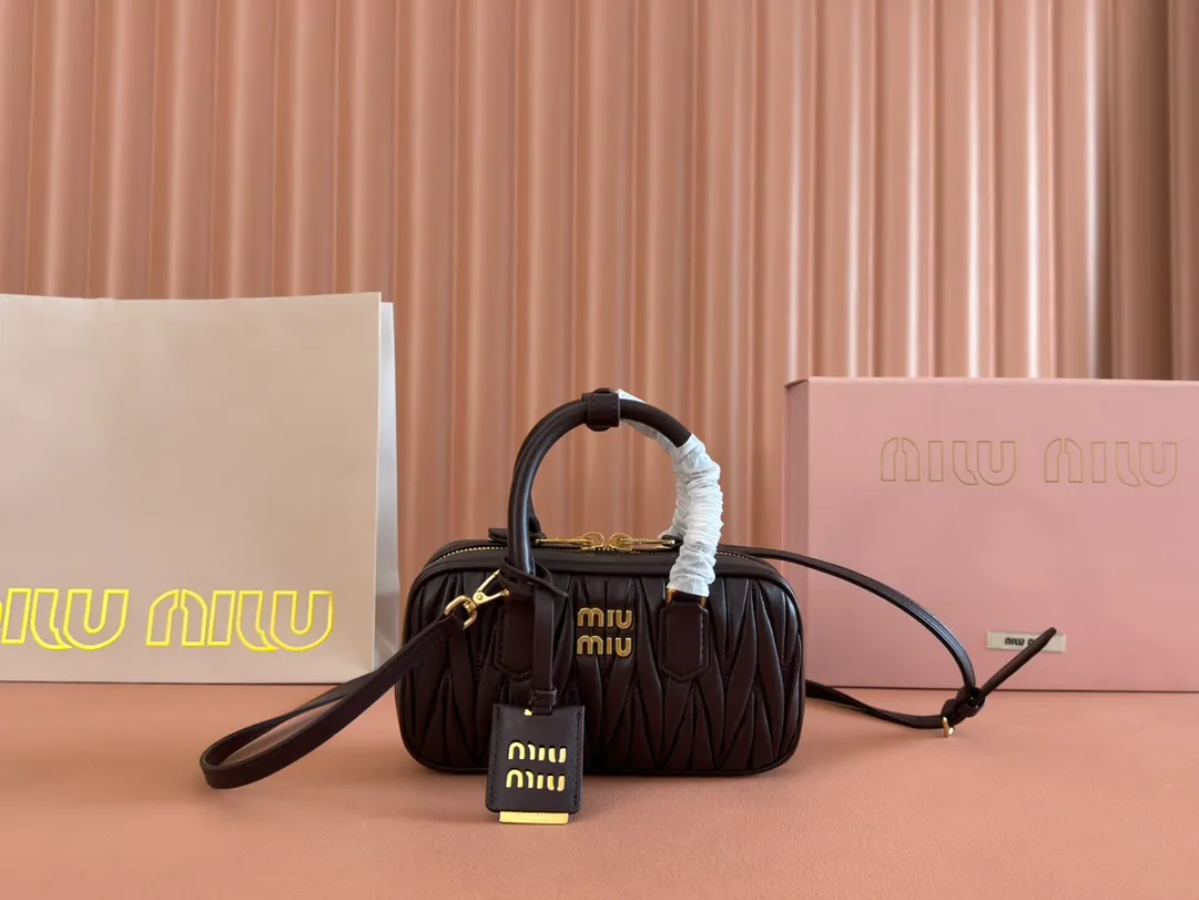 💋💋💋[Equipped with full counter packaging, premium hardware and original leather] Arcadie sheepskin mini (19cm) bowling handbag/crossbody bag ~ 5bp176