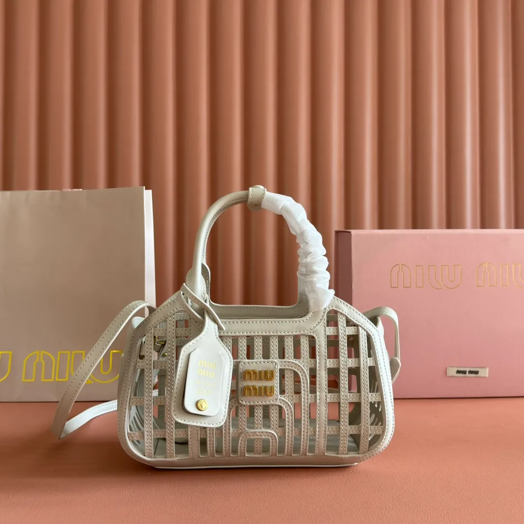 p2080💋💋💋【Configured with full counter package】MIUM new vegetable basket, soft Naa leather handbag, designed with exquisite weaving pattern and unique structure, showing summer style, complex craftsmanship reflects the exquisite and elegant beauty of MIU series, detachable and adjustable leather long shoulder strap, with zipper small bag hanging decoration inside, strong practicality, perfect choice for commuting to work, picnics and vacations/Model 5ba294 Size 24 X12.5 X 9 cm