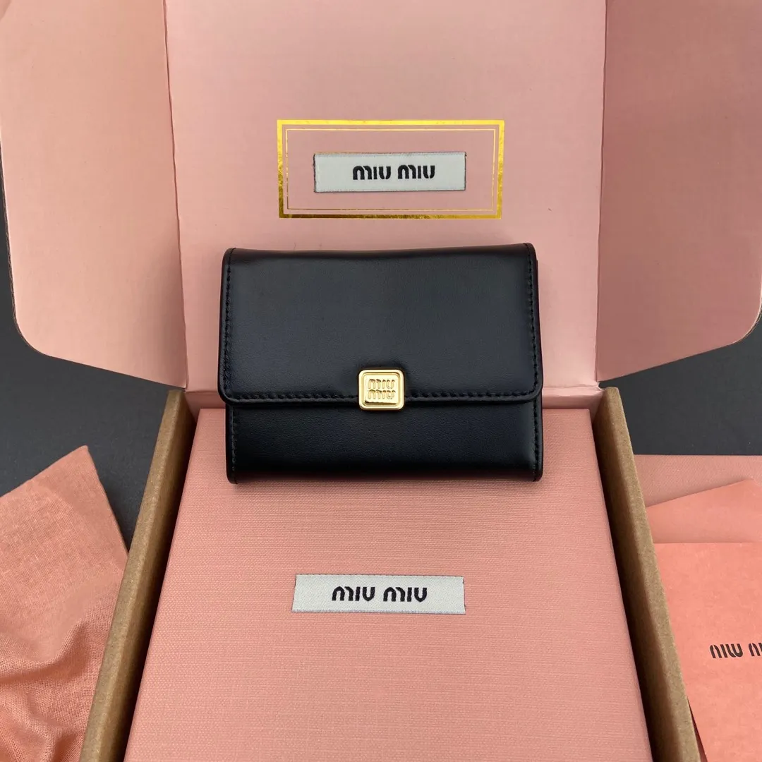 [Special grade hardware original leather] ¥560 ~ Black imported cowhide card bag - Snap button closure - Metal letter logo - 2 card slots - Lined Size: w8.5×h10.2×2cm No.: 5M104_ MM0220
